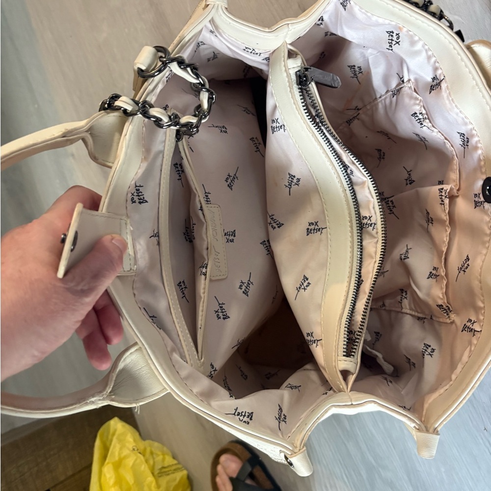 Betsey Johnson Skull Satchel - Picture 7 of 7